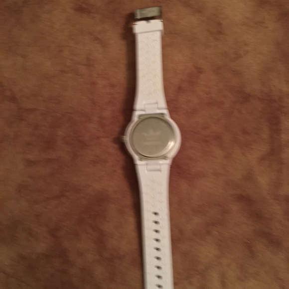 ADIDAS ORIGINAL PRE-LOVED AUTHENTIC WHITE & BLACK SOFT SILICONE SIGNATURE WATCH - Picture 11 of 15